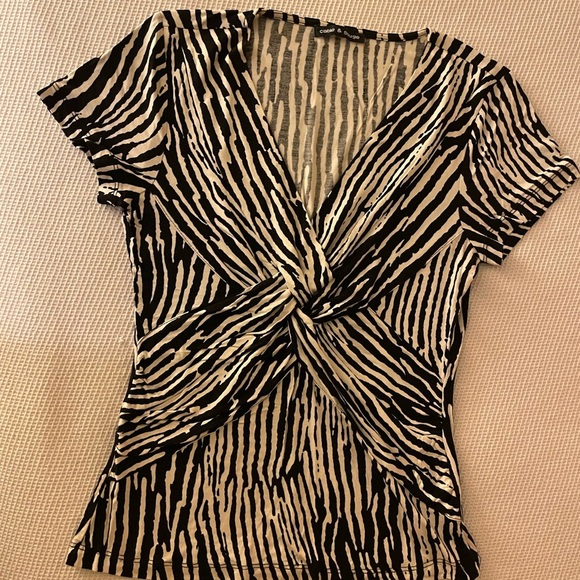 Cable & Gauge Black and White Zebra Print Twist-Front Top - Picture 1 of 3